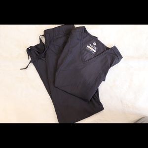 Grey Adar pro scrub set